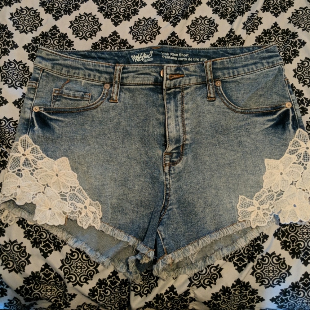 High rise jean shorts 🌺4/$12🌺